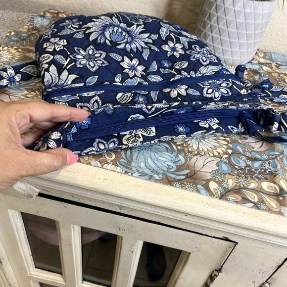 Vera Bradley Set-Crossbody Purse Blue Floral Design And Matching Wristlet - Picture 7 of 16